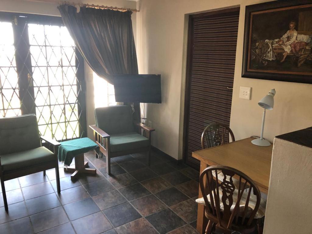 Haus Barbara Guest House Bredasdorp Extérieur photo